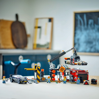 LEGO CITY 60472 Đồ Chơi Lắp Ráp Bãi Phế Liệu Ô Tô (871 chi tiết)
