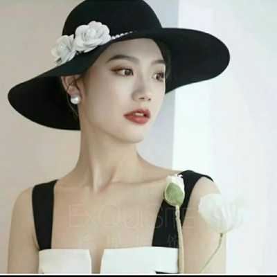 Nón mũ nỉ rộng vành Fedora kết 2 hoa voan kiếng phối đai ngọc trai nhân tạo dona25070101