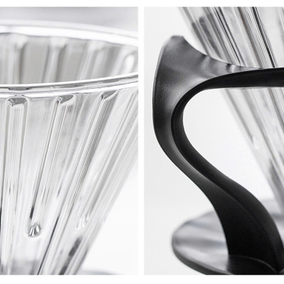 Phễu thuỷ tinh V60 rãnh thẵng đế nhựa đen CAFE DE KONA