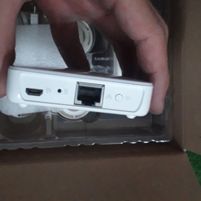 Bộ kết nối trung tâm U30IPGWZB Ulti Zigbee Schneider