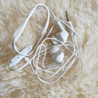 Tai Nghe Dành Cho Điện Thoại VSmart Aris - Jack Chuẩn 3.5mm - Âm Thanh Sống Động - Bass Khoẻ - Hàng Chính Hãng