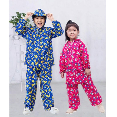 Quần áo mưa trẻ em từ 6 - 8 tuổi họa tiết hoạt hình , xinh xắn , vải dù chống thấm , có túi đựng dễ thương , giao màu ngẫu nhiên