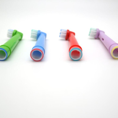 Cho máy Oral-B Braun, Bộ 4 đầu bàn chải đánh răng điện - Trẻ em, cho mọi loại máy - EB10A