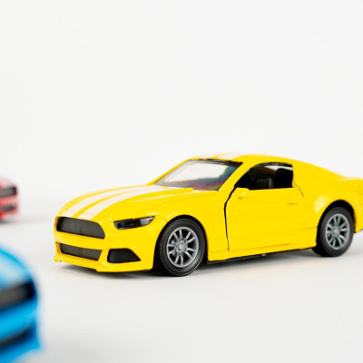 Đồ Chơi Mô Hình Xe FM Mui Cứng Chạy Trớn - Toys&Joys 53216 - Màu Vàng