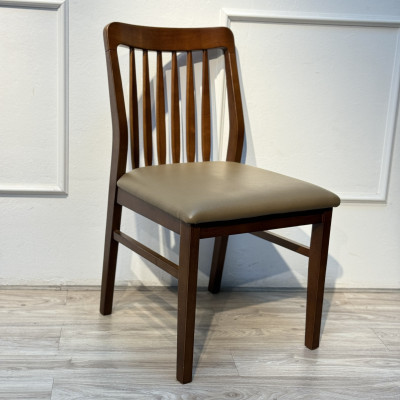 Ghế ăn Mùa Thu thương hiệu TAGO