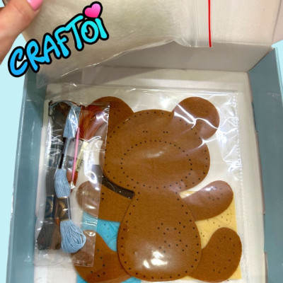 KIM NHỰA Bộ Thủ Công Trẻ Tự Làm Thú Bông 5+ BEAR MISHA Craftoi Felt Sewing toy prepunched holes plastic needle
