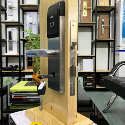 KHOÁ THẺ CẢM ỨNG HUNE 930S-3-DMF1