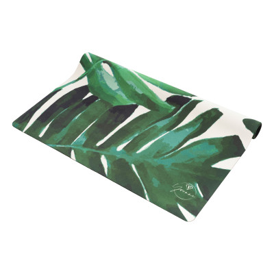 Thảm tập yoga du lịch cao cấp chính hãng Yvonne dày 1,5mm gấp gọn, bề mặt nhám, siêu bám, ưa mồ hôi, dễ vệ sinh, chất liệu cao su tự nhiên, kích thước 183cm x 66cm, nặng 1,2kg, foldable travel yoga mat with best grip,  anti-slipping surface