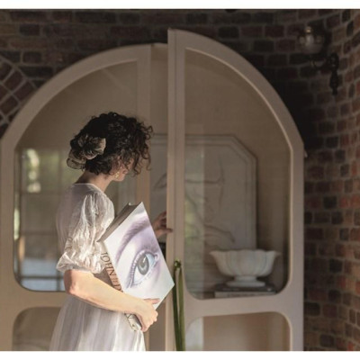 Sách - The Poetry of Spaces - A Guide to Creating Meaningful Interiors by Sarah Andrews (UK edition, Hardcover)