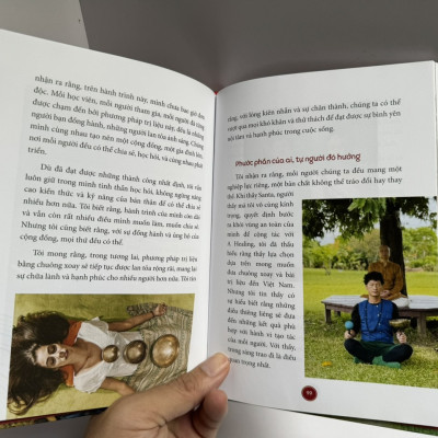 (Bìa cứng in màu) HÀNH GIẢ CHUÔNG XOAY - Nghệ thuật chữa lành bằng chuông tây tạng - Kim Lai - Mochibooks - NXB Lao Động