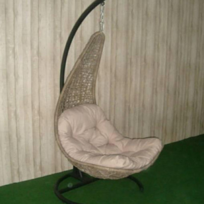 Xích đu Corrado sắt sơn tĩnh điện, khung đan lưới giả mây, nệm bông chần bọc vải cao cấp chắc chắn, an toàn