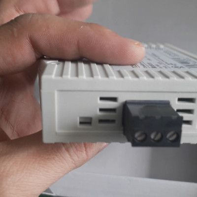 TCSESU033FN0 - Bộ chuyển mạch Ethernet công nghiệp 3 cổng Schneider
