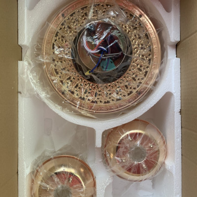 Quạt trần động cơ ĐC tiết kiệm điện,cánh thép sơn tĩnh điện, rât sang trọng và êm, có điều khiển từ xa và hẹn giờ