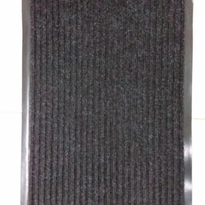 Thảm chùi chân cầu thang máy