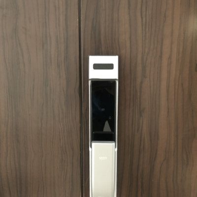 Khóa cửa vân tay Kadol M100F