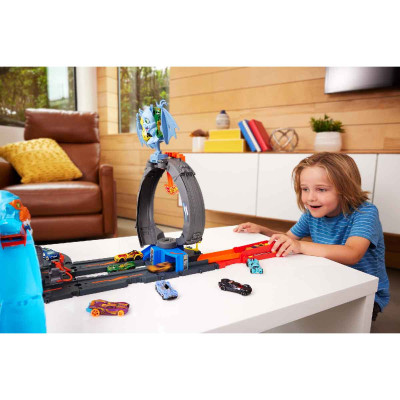 Đồ Chơi Mô Hình City Trạm Lốp Xe Dơi Siêu Đẳng HOT WHEELS HTN78/HDR29