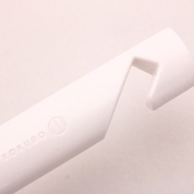 Bàn chải chà góc Kokubo, thiết kế chữ L giúp dễ dàng cọ rửa góc phòng, những chỗ mà bàn chải thường không thể cọ sạch - nội địa Nhật Bản 