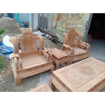 Bàn ghế phòng khách tần thủy hoàng gỗ gõ đỏ tay 12 bàn đục yếm liền