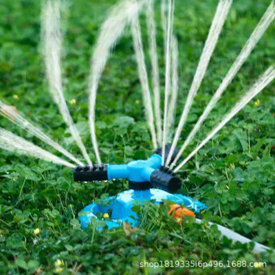 Vòi phun nước tưới cây - Mát mái bằng nhựa tự động xoay 360 độ PaKaSa 