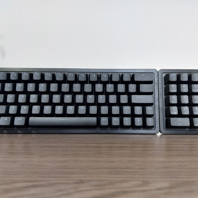 Bàn phím số MOUNTAIN Everest 60 Numpad - Hàng chính hãng