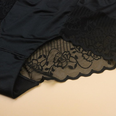 Quần lót Nữ Ren LUPERI LU3QL769 Phom To Lưng Cao Ôm Gọn Bụng Viền Mông Không Đường May Họa Tiết Hoa Xinh Xắn