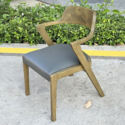 Ghế ăn Saint thương hiệu TAGO