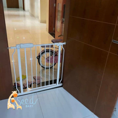 Thanh chắn cửa, chắn cầu thang Umoo, an toàn cho bé, không khoan đục, lắp đặt dễ dàng