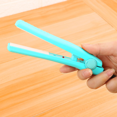 Máy Ép Tóc Uốn Tóc Duỗi Tóc Mini Tiện Lợi - Hàng chính hãng (Giao Màu Ngẫu Nhiên)