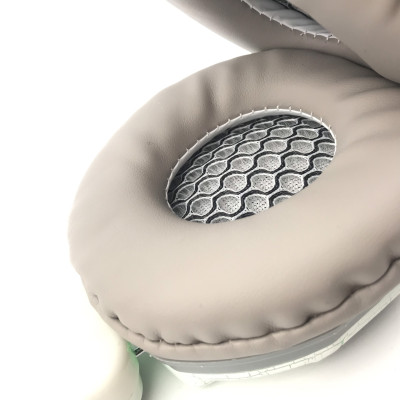 Tai Nghe Chụp Tai Chuyên Game GUTEK A7 jack 3.5 Có Mic Đàm Thoại, Hiệu Ứng Đèn Led Đổi Màu, Dùng Cho Cả Điện Thoại Và Máy Tính, Âm Thanh Trung Thực - Hàng Chính Hãng