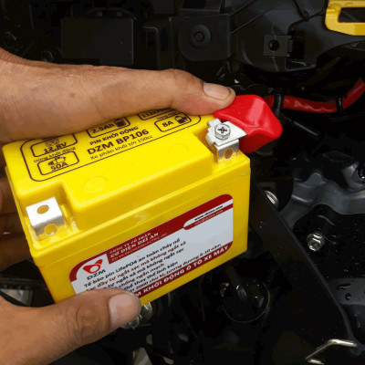 Pin khởi động Xe máy DZM BP106H | Tuổi thọ 8-10 năm | Thay Ắc quy chì | Pin Lithium LifePO4 | 12V - 2.5Ah - 50A 