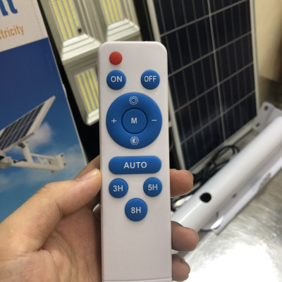 ĐÈN PHA NĂNG LƯỢNG MẶT TRỜI 200W 4 KHOANG MẪU MỚI TUỔI THỌ 7-10 NĂM, SÁNG LIÊN LỤC 16-18h