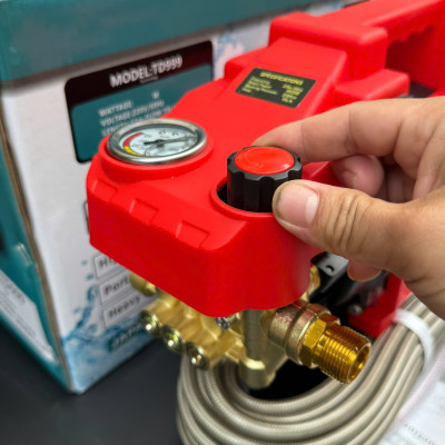 MÁY RỬA XE SK9070 ,CÓ CHỈNH ÁP,TẶNG KÈM BÌNH TẠO BỌT - Bảo Hành 12 tháng