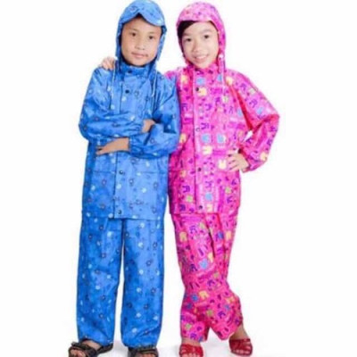 Bộ áo mưa cho bé trai và bé gái từ 9 - 10 tuổi - Áo mưa vải dù nhẹ , gọn chống thấm , kèm túi đựng xinh xắn ,giao màu ngẫu nhiên