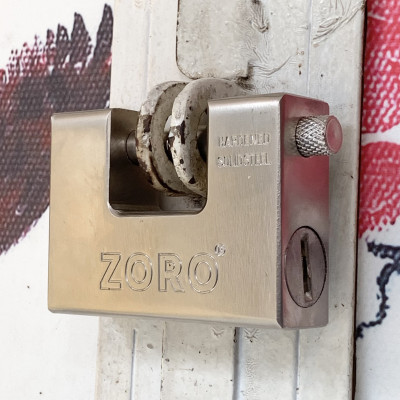 Ổ khoá cửa cầu ngang ZORO nặng 1kg1 chống cắt chống đập chống đục, siêu chịu lực chống trộm