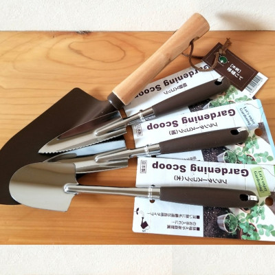 Combo xẻng làm vườn cán gỗ Echo Metal 8.5 X 28cm + cây cào đất 3 chân - made in Japan