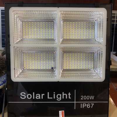 Đèn pha năng lượng mặt trời Solar light 4 khoang công suất 200W- Mẫu mới 2021