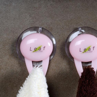 Set 02 chiếc móc treo đa năng Inomata có núm hít - Giao màu ngẫu nhiên