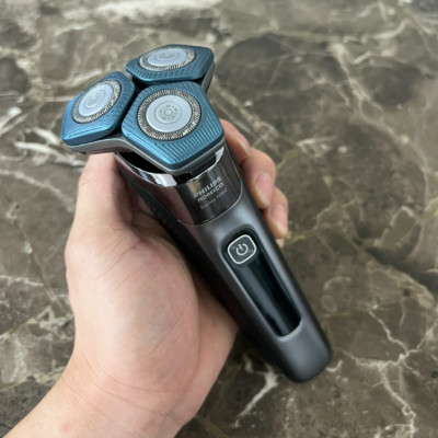 Máy cạo râu khô và ướt Series 7000 cao cấp Philips Norelco S7788/82 - Hàng Nhập Khẩu