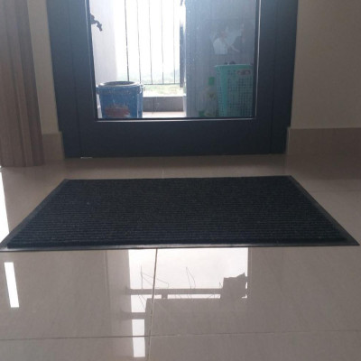 Thảm chùi chân dành cho gia đình nhà hàng khách sạn đế cao su chống trượt mặt thảm sợi len tổng hợp dạng sọc Stripmate Màu Xám đen & đổ đun