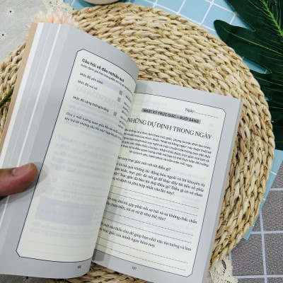 Sách Overthinking: Loại Bỏ Bệnh Lo Âu Và Suy Nghĩ Quá Nhiều