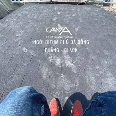 Tấm lợp bitum phủ đá cana đồng phẳng black - tấm nhựa đường phủ đá màu đen viên gạch từ Hàn Quốc chống thấm và trang trí biệt thự, nhà gỗ, bungalow, đóng gói 22 tấm /gói/phủ 3.2m2 mái