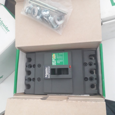 Cầu dao tự động MCCB Schneider Easypact CVS100F 3P