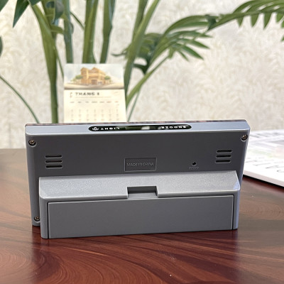 Đồng hồ Rhythm LCT108NR06 – KT 13.1 x 6.6 x 3.6cm, 150g. Vỏ nhựa. Dùng Pin.