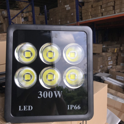 Đèn pha cốc 300w chiếu sân bóng siêu sáng