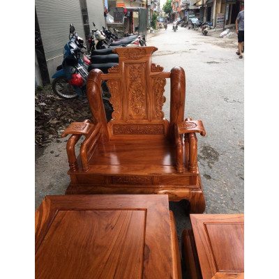 Bàn ghế tần thuỷ hoàng gỗ gõ đỏ cột 12, cột liền, yếm liền, mặt bàn là ván liền.