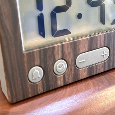 Đồng hồ Rhythm LCT108NR06 – KT 13.1 x 6.6 x 3.6cm, 150g. Vỏ nhựa. Dùng Pin.