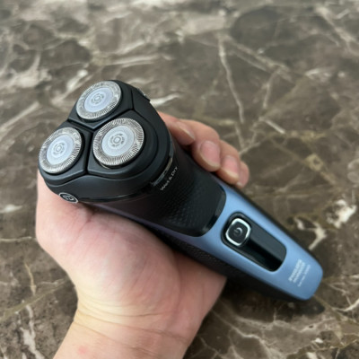 Máy cạo râu khô và ướt 5D Pivot & Flex Heads Philips Norelco S3212 Series 3000 - Hàng Nhập Khẩu