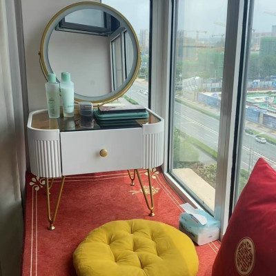 Bàn trang điểm bệt SoKool Tundo