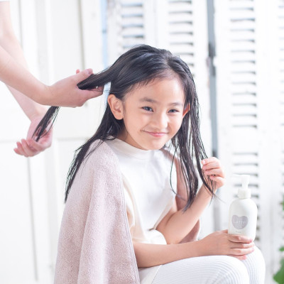 Dầu Xả Phục Hồi Tóc Hư Tổn Dành Cho Cả Gia Đình Ma & Me Kracie Ma & Me Latte Damage Repair Conditioner 490g