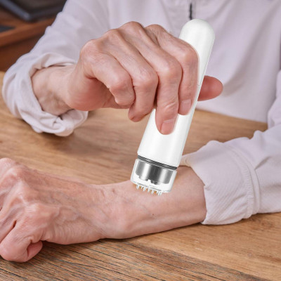 Bút massage mặt cầm tay 4 đầu loại xịn nhất (được tặng kèm sẵn pin 2A chính hãng) B0072